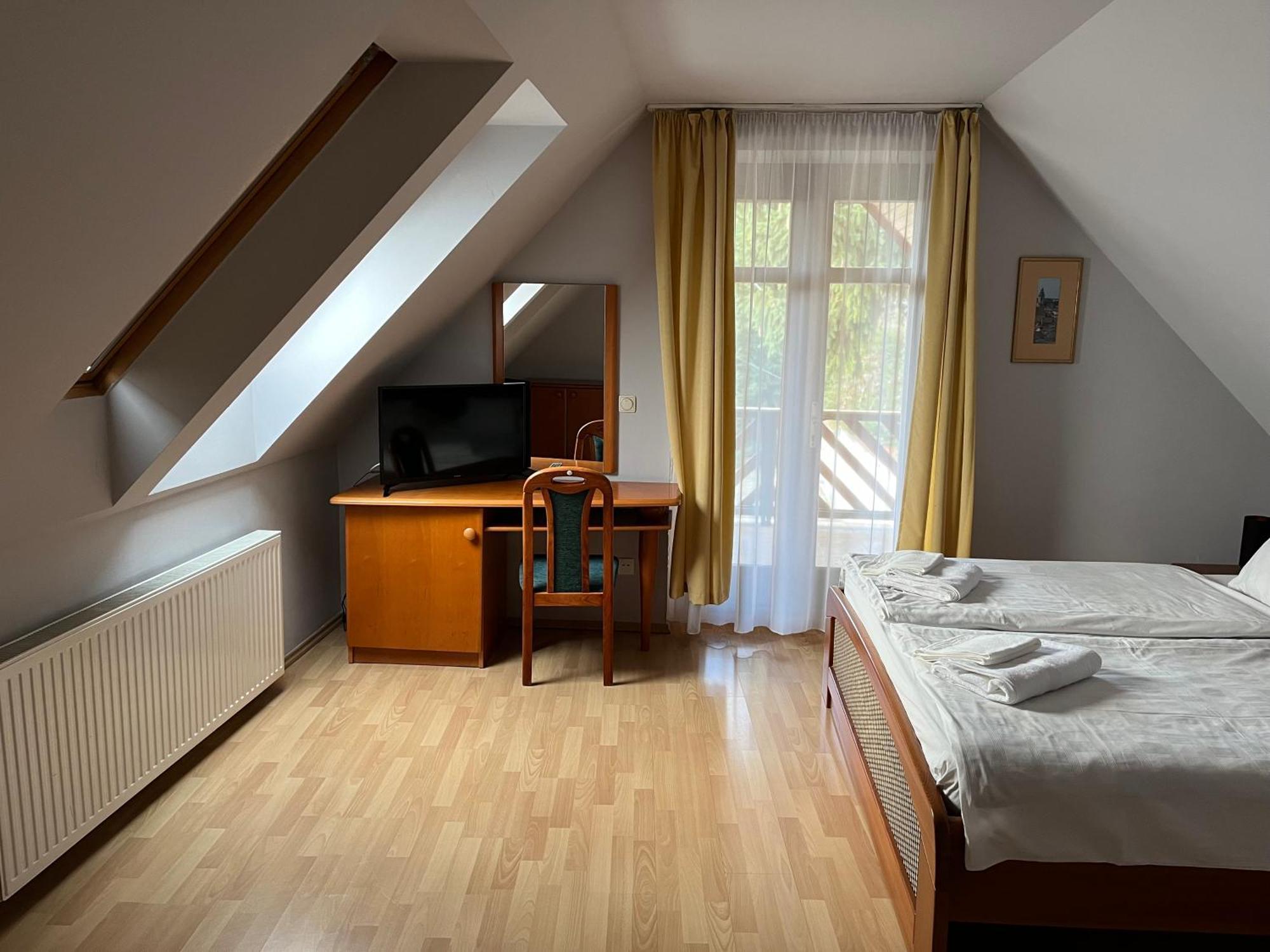 Aranykert Vendégház Eger Exterior foto