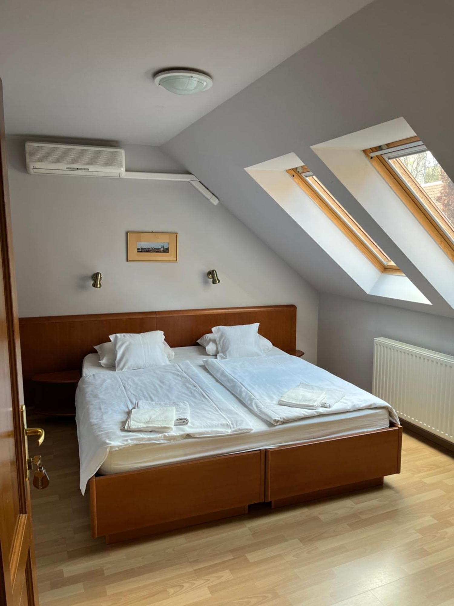 Aranykert Vendégház Eger Exterior foto